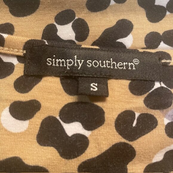 SIMPLY SOUTHERN Leopard Print Ruffle Bell Sleeve Peplum Hem Top - Size Small - Picture 4 of 6
